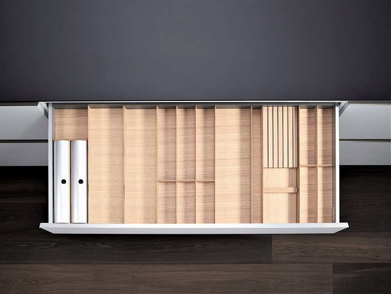 КОМПЛЕКТ лоток + делитель + держатели для фольги и для ножей, ФайнЛайн Линик 1000-1200 мм, глубина 500 мм, цвет ЯСЕНЬ светлый Kessebohmer